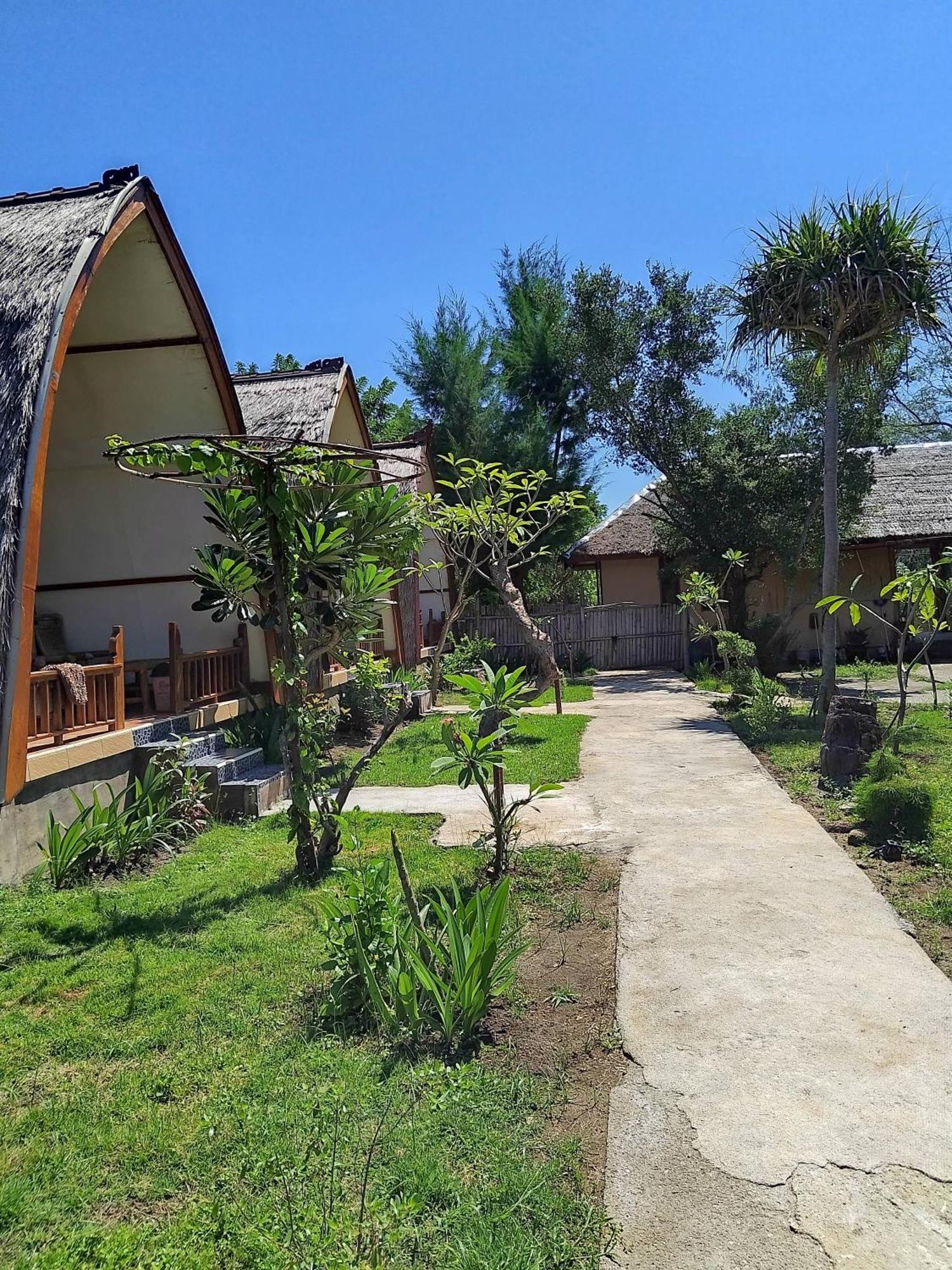 We'Be Cottages Gili Meno Room photo